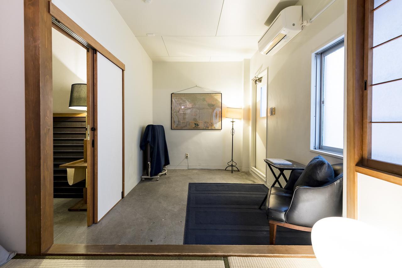 Hostel 64