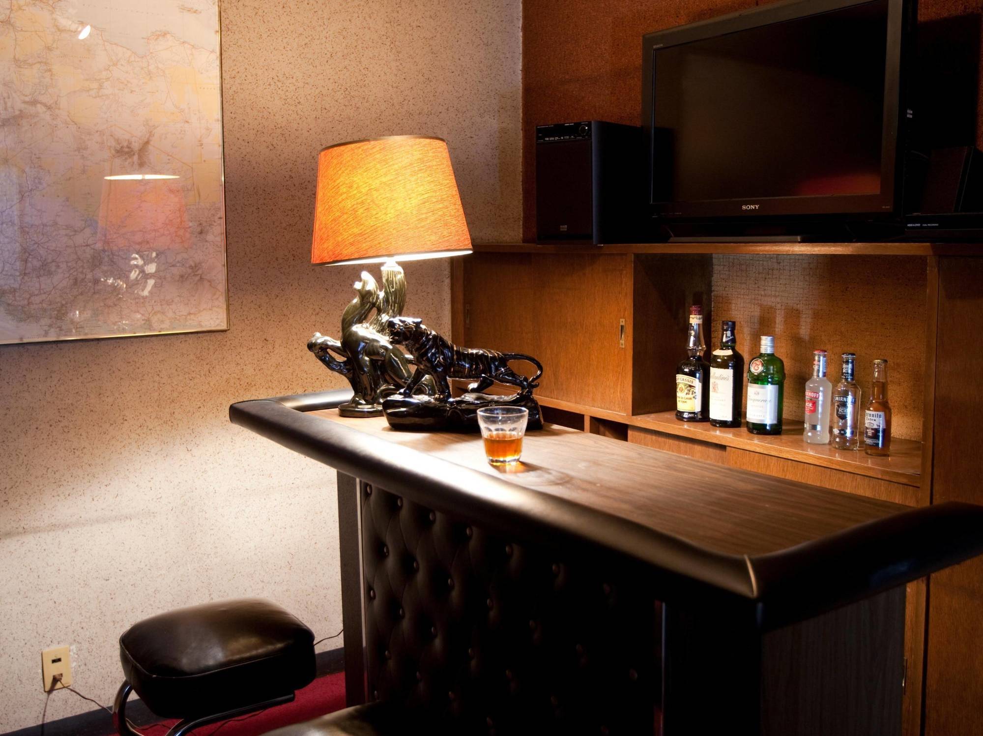 Hostel 64 *